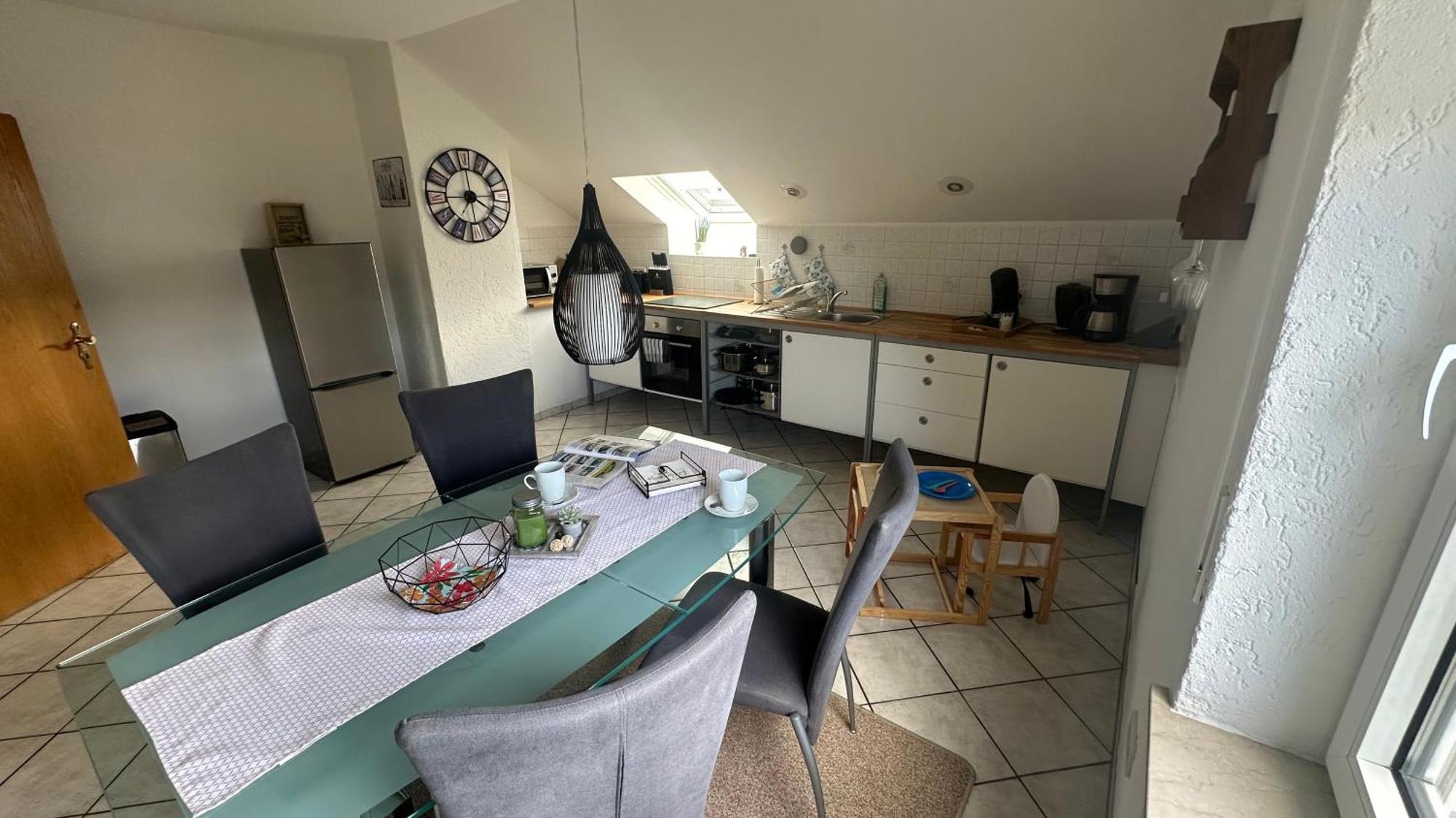 Fewo Hoheeifel, 1 Haus Mit 2 Apartments 5 Schlafzimmer In Kelberg Naehe Nuerburgring Pokoj fotografie