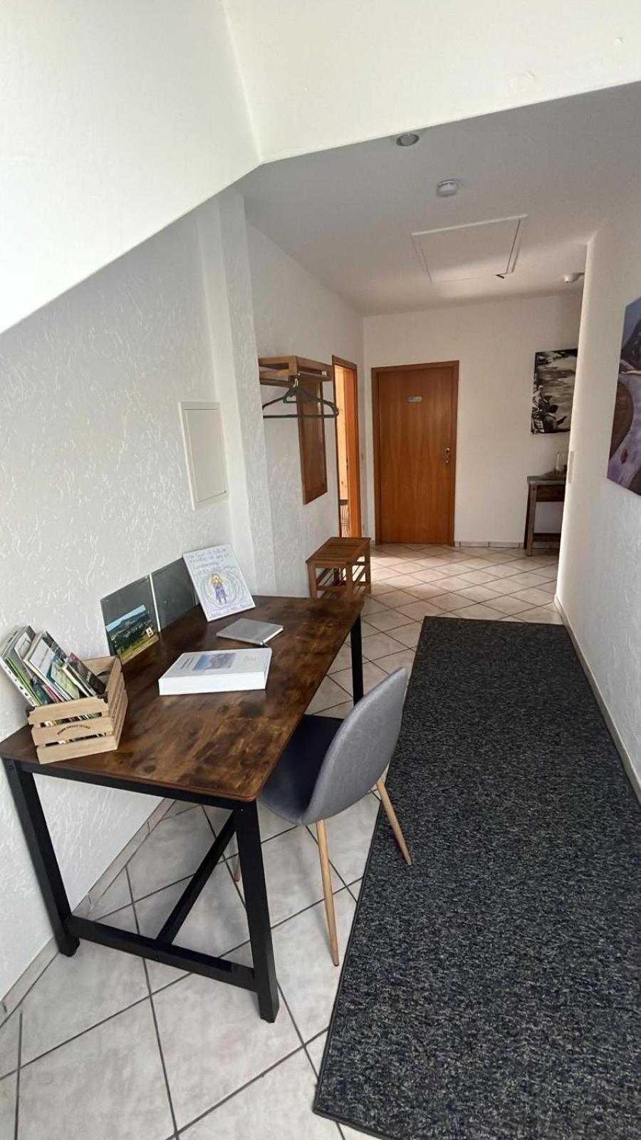 Fewo Hoheeifel, 1 Haus Mit 2 Apartments 5 Schlafzimmer In Kelberg Naehe Nuerburgring Pokoj fotografie